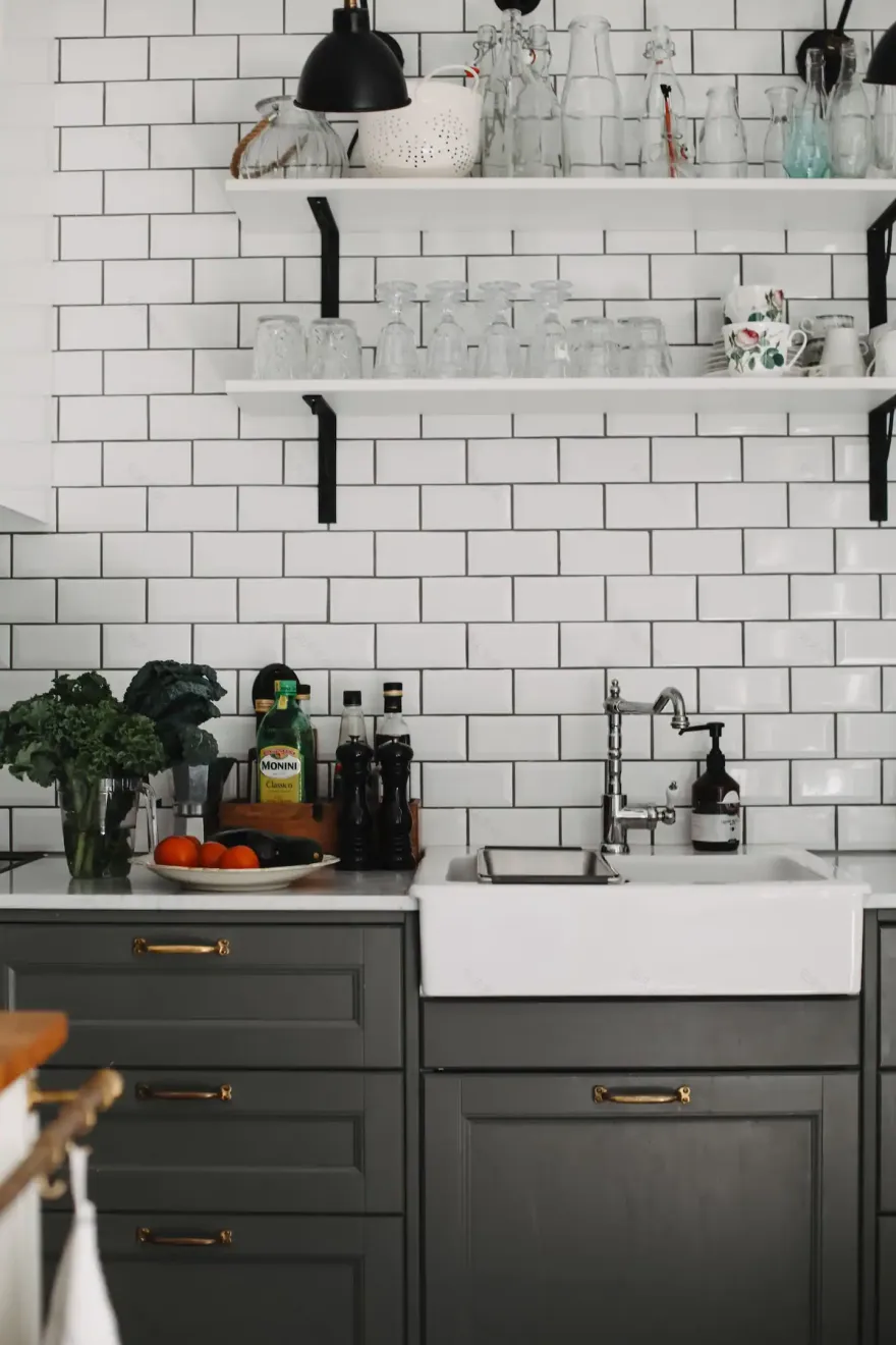 瑞典 19 世纪小屋的温馨改造-3