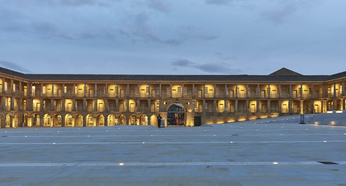 英国哈利法克斯 Piece Hall 广场 · 历史建筑的现代复兴-13