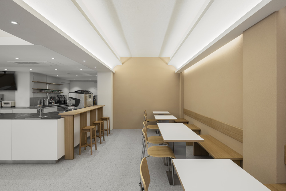 白色梦幻 | 现代简约风格的咖啡厅设计-6