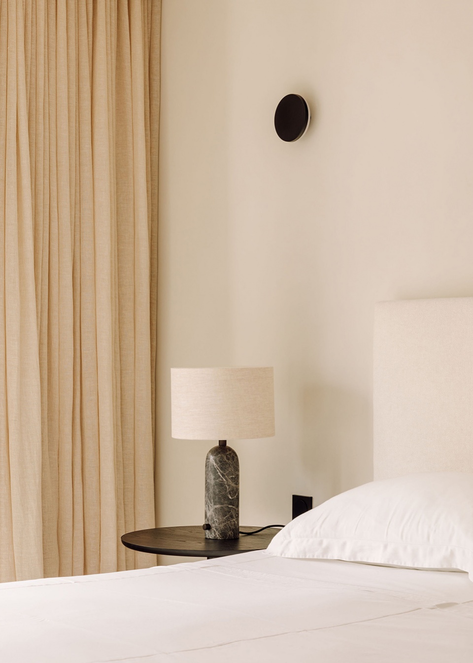 里斯本 AP 公寓 | 温馨柔和的现代空间改造-43