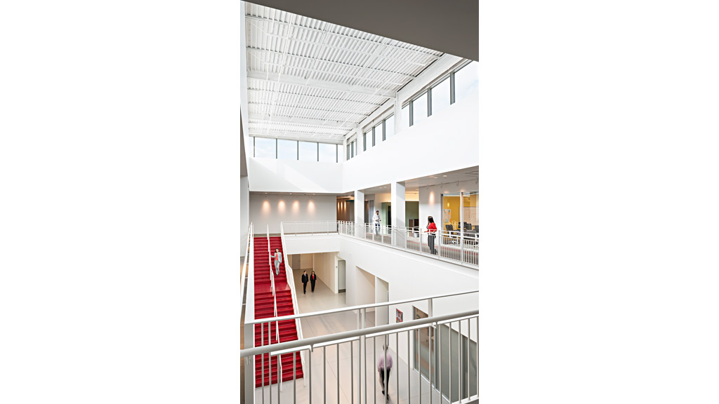 全球能源巨头 Halliburton 总部生活中心-6