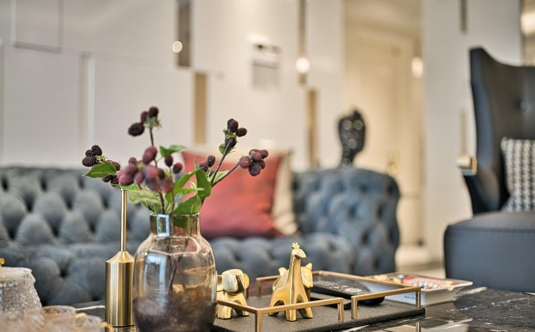 三原色装点的梦幻之家-21