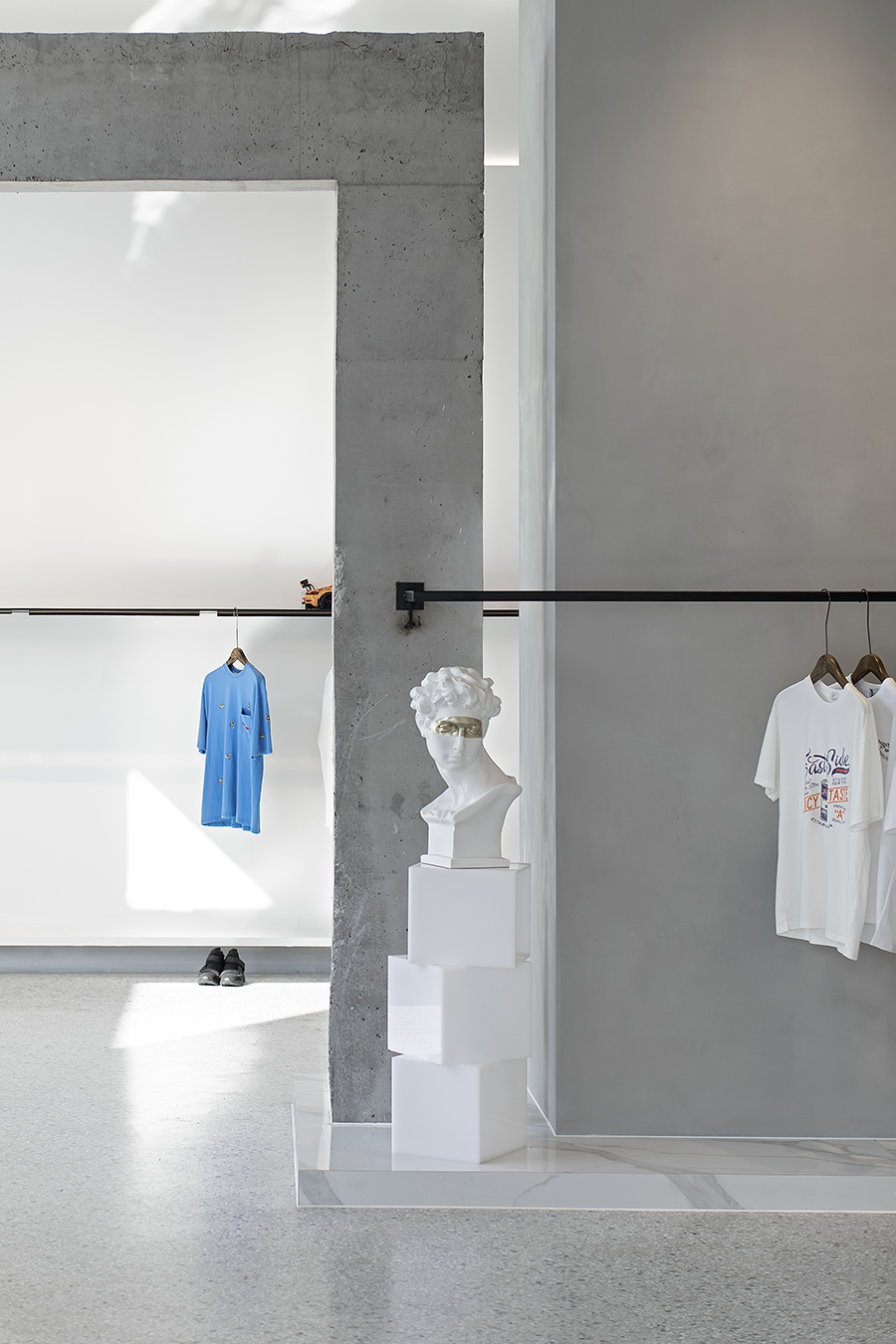 NOVO 服装店丨目后空间设计-14