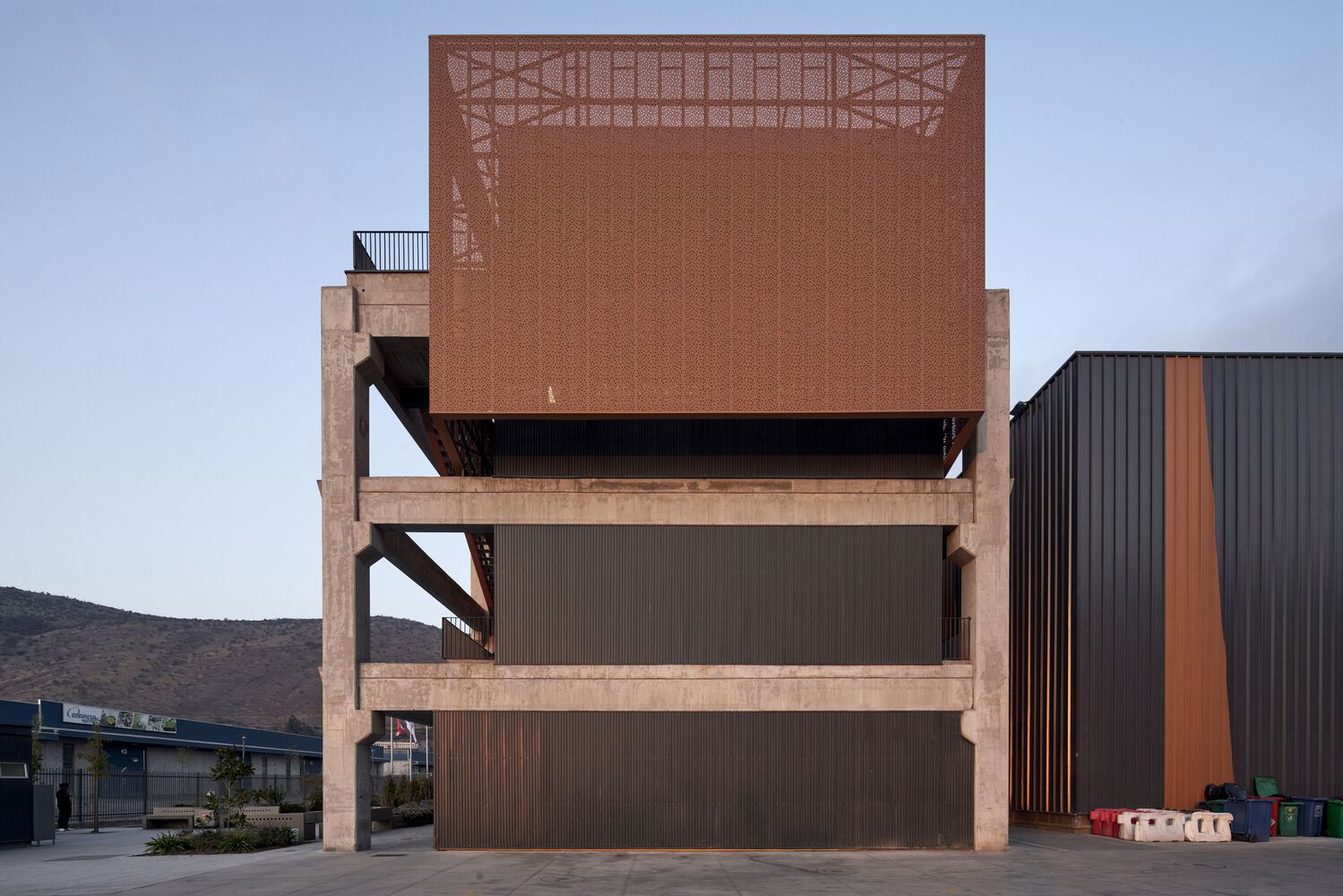 灵活可塑的矿业工厂办公室设计丨智利丨SML Arquitectos-15