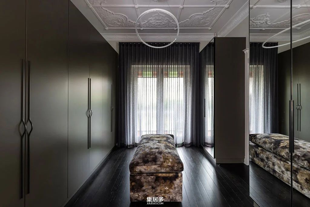 拥有独特屋顶和壮观黑色厨房的悉尼豪宅-16