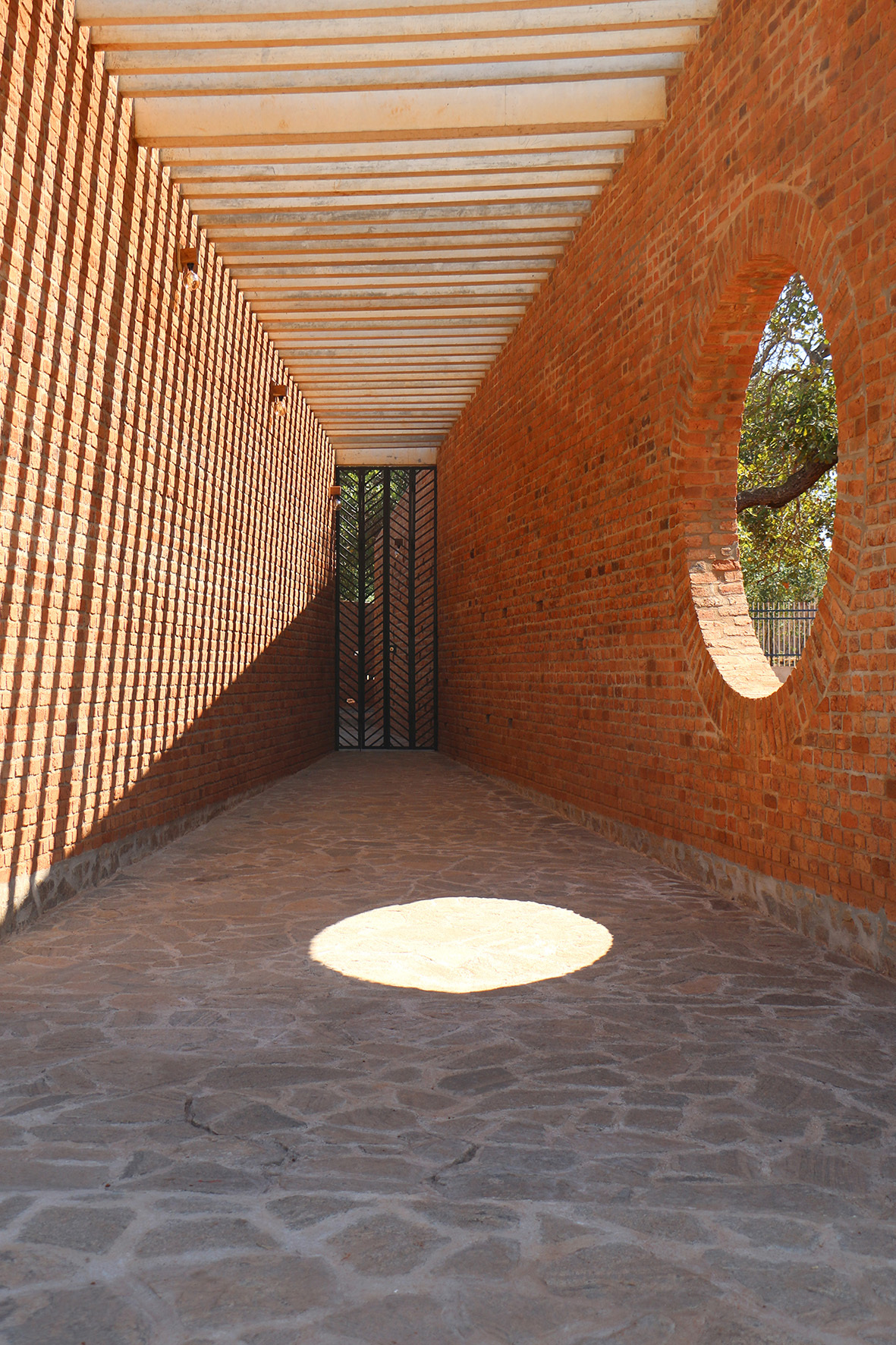 Girl Move Academy / ROOTSTUDIO + Paz Braga-11