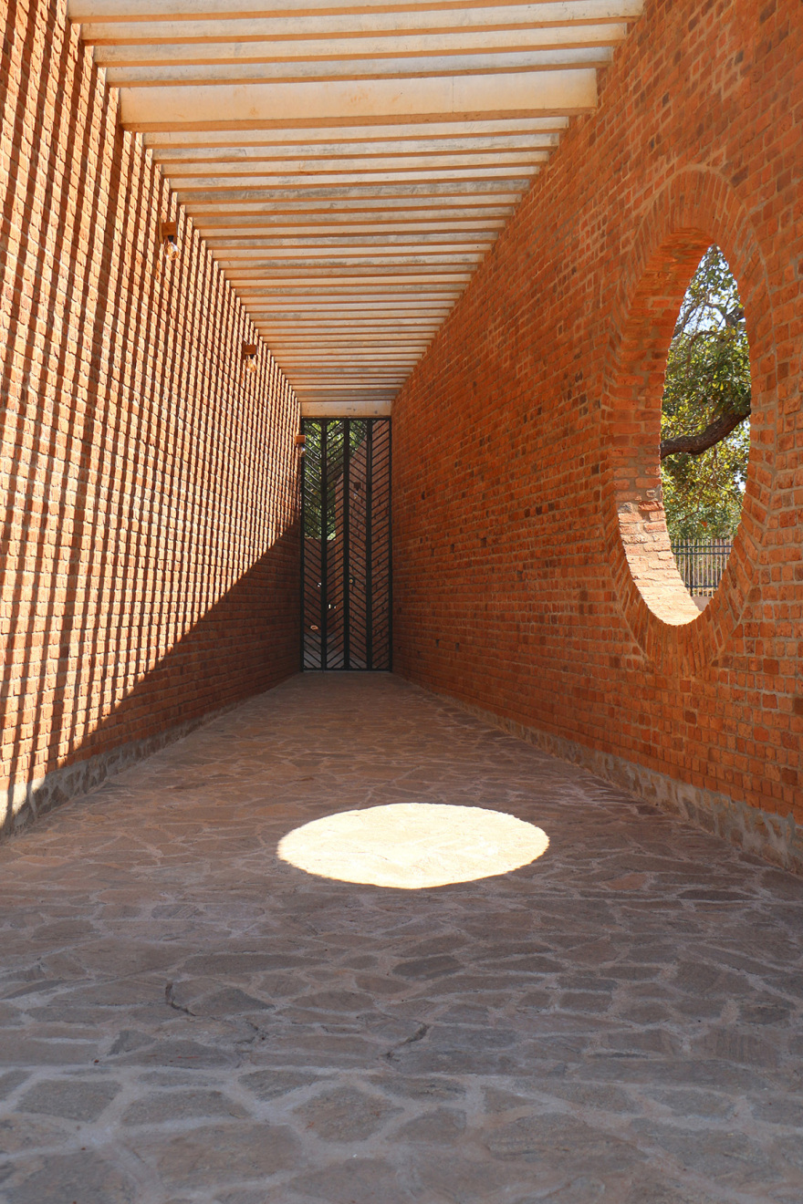 Girl Move Academy / ROOTSTUDIO + Paz Braga-11