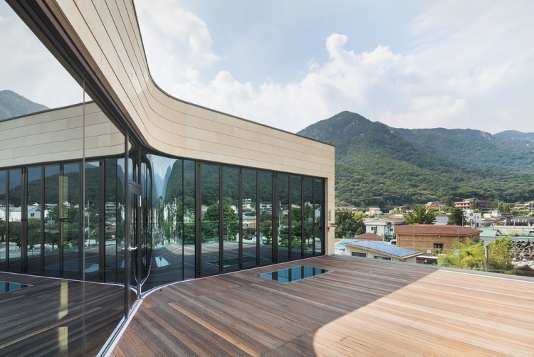 韩国 Waving Stone 餐厅· 融入自然的建筑设计-7