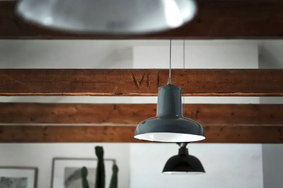 老建筑顶层阁楼的巧妙设计，空间利用与魅力细节-8