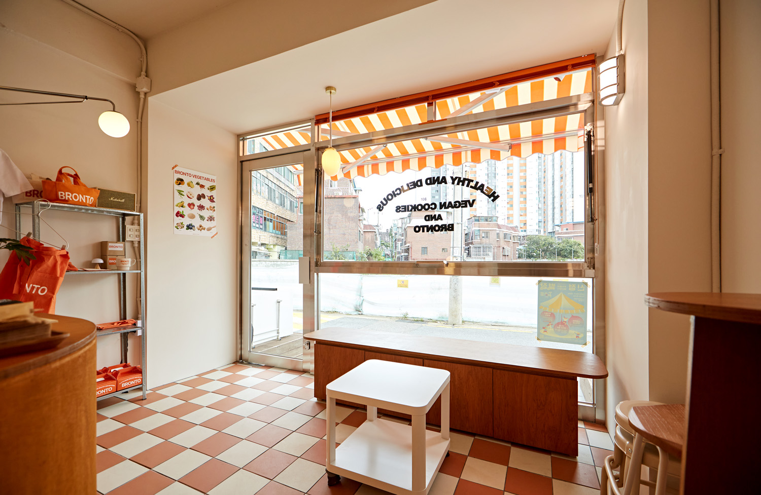 独特设计！8 平米胶囊旅馆成城市新宠-6