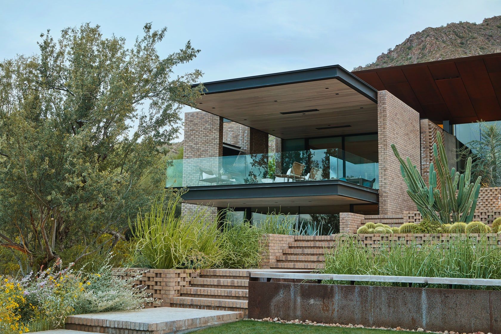 沙漠梦幻家园 | Camelback 山丘的生态景观设计-4