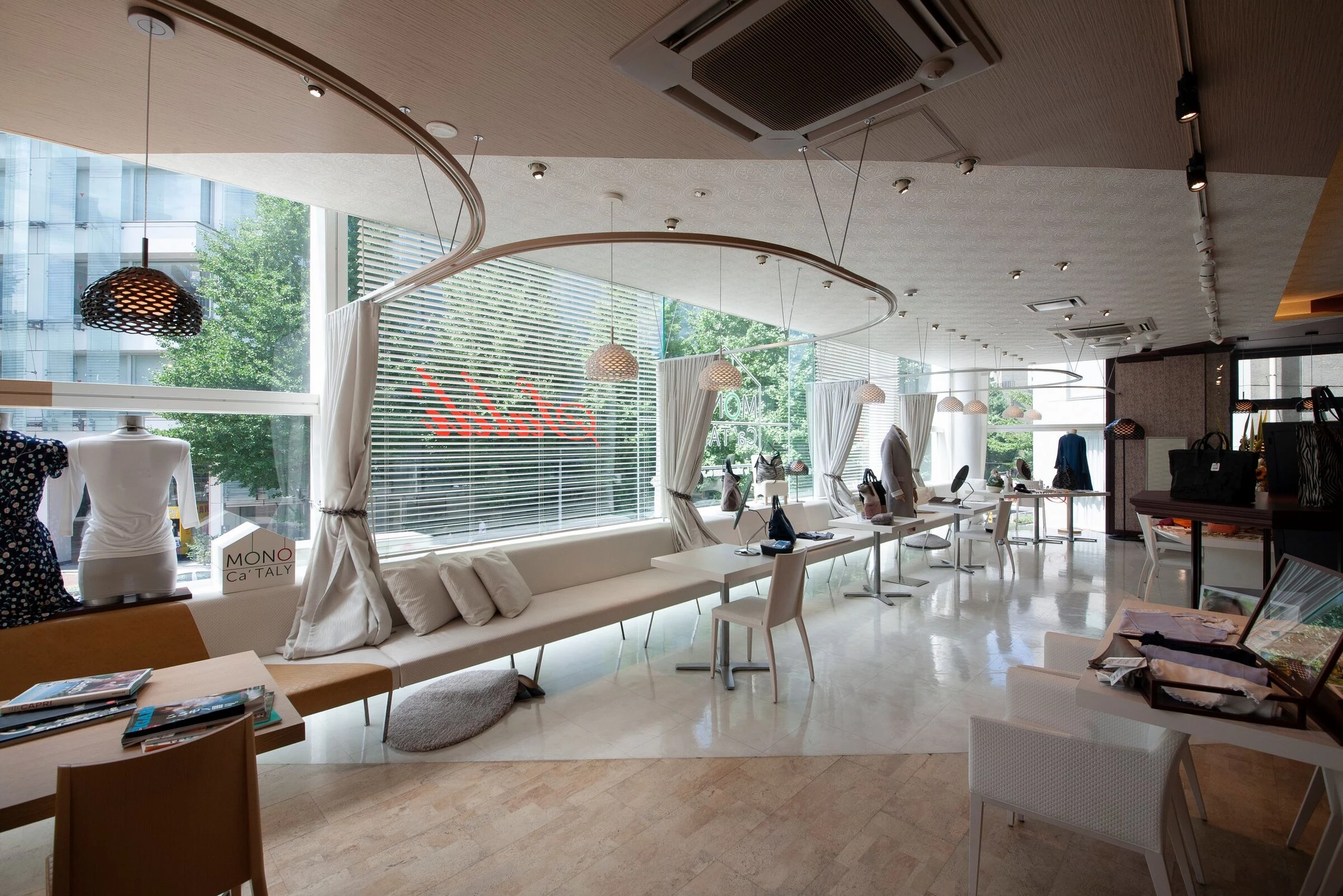 东京阳光试衣间酒廊-15