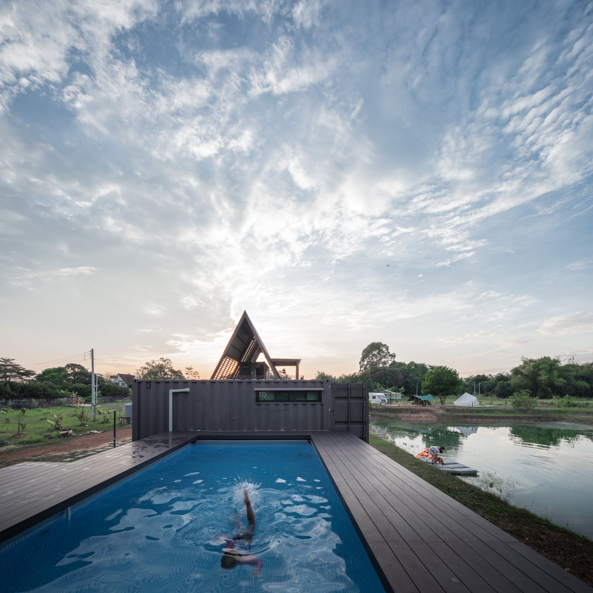 OOST Kampville 集装箱小屋丨泰国那空那育丨TJOB-18