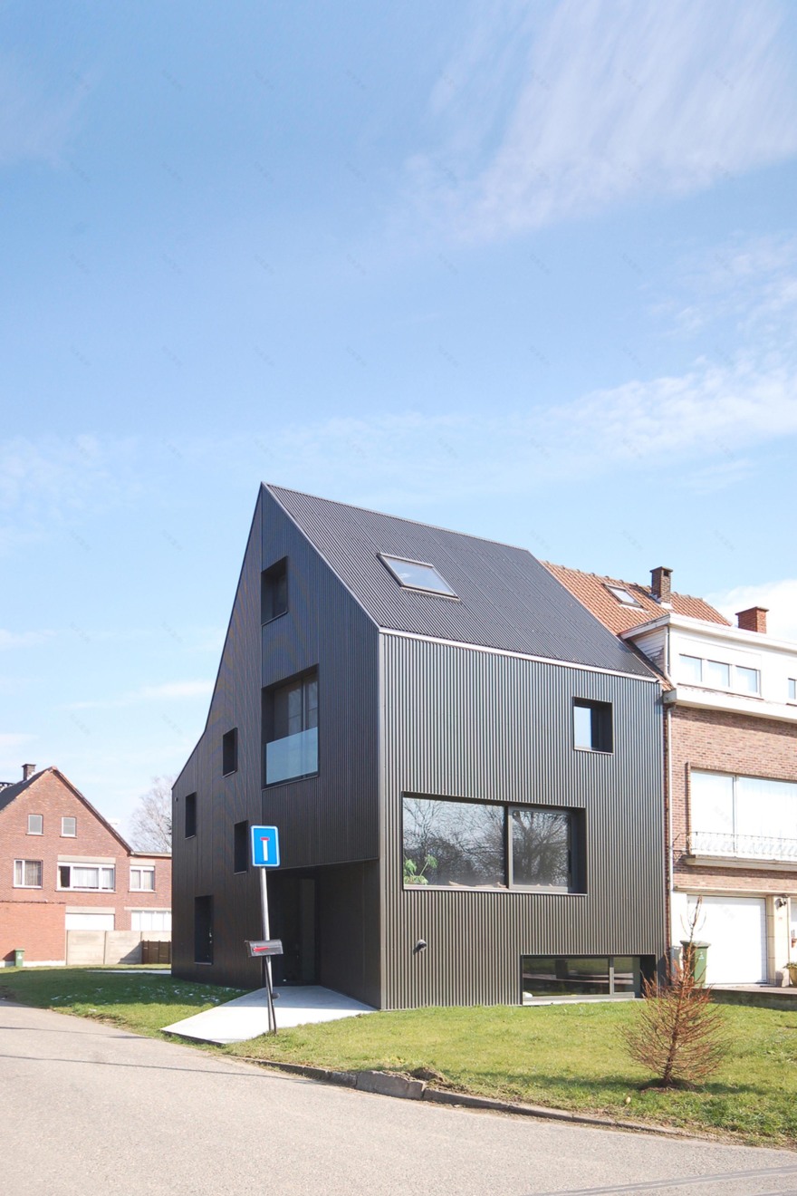 splitlevel house dv-13