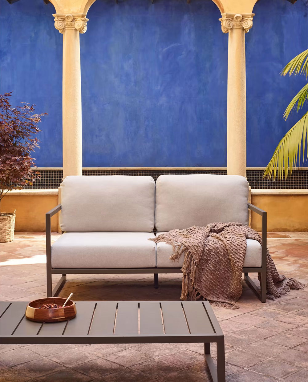 巴塞罗那历史建筑中的时尚秋季家居系列-13