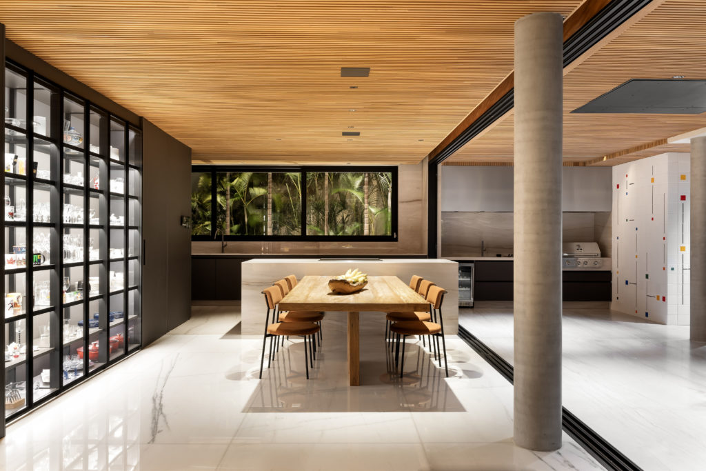 A uma quadra da Lagoa da Pampulha (BH), esta casa com 793m2 de área construída foi projetada do zero - Conexão Decór-18