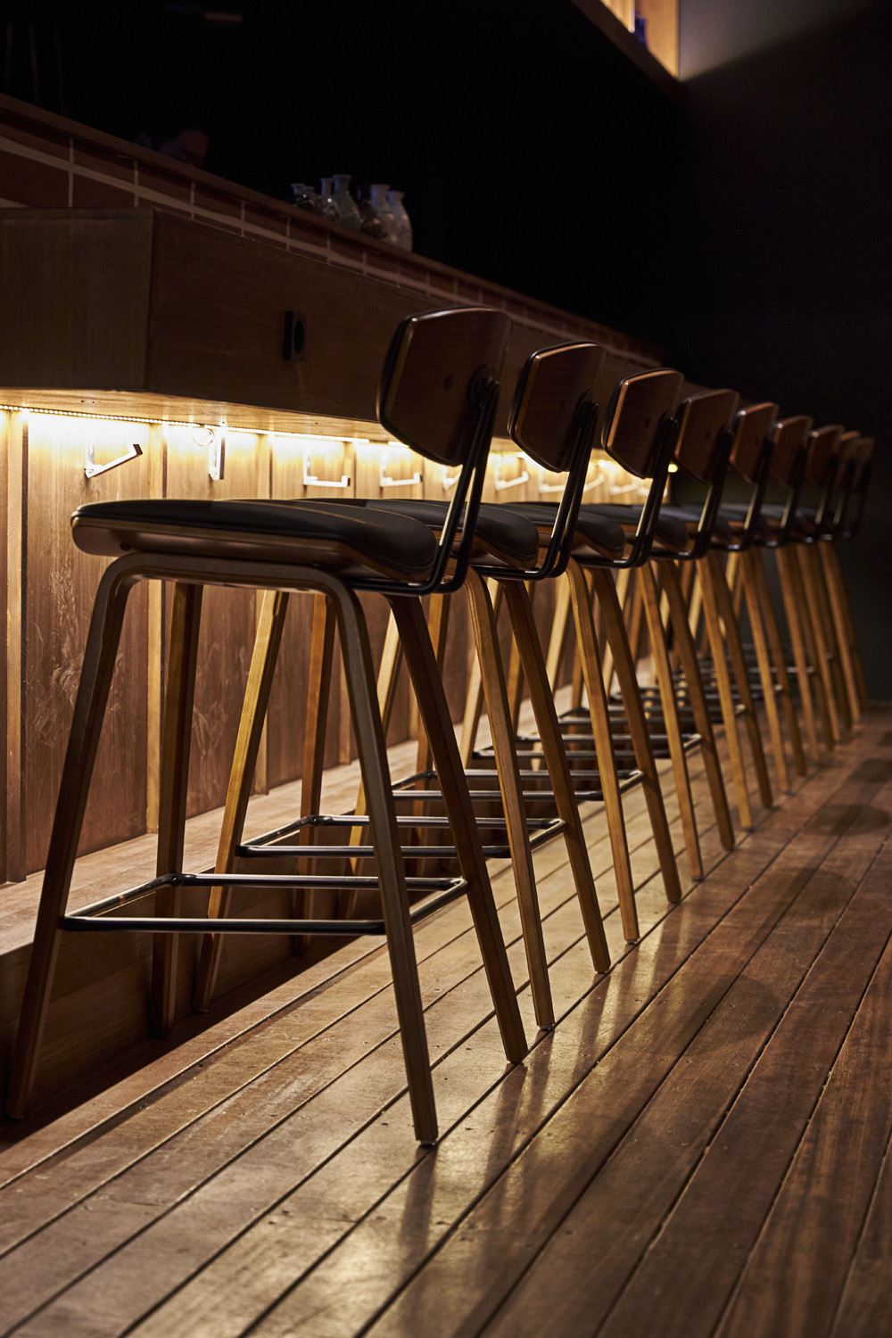 "高级黑的 15 平小户型室内设计，尽显奢华氛围"-17