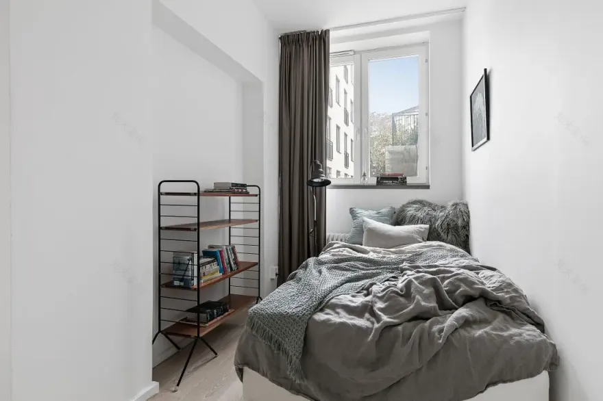 42 平米瑞典小公寓,6.6 米层高打造豪华酒店风-8