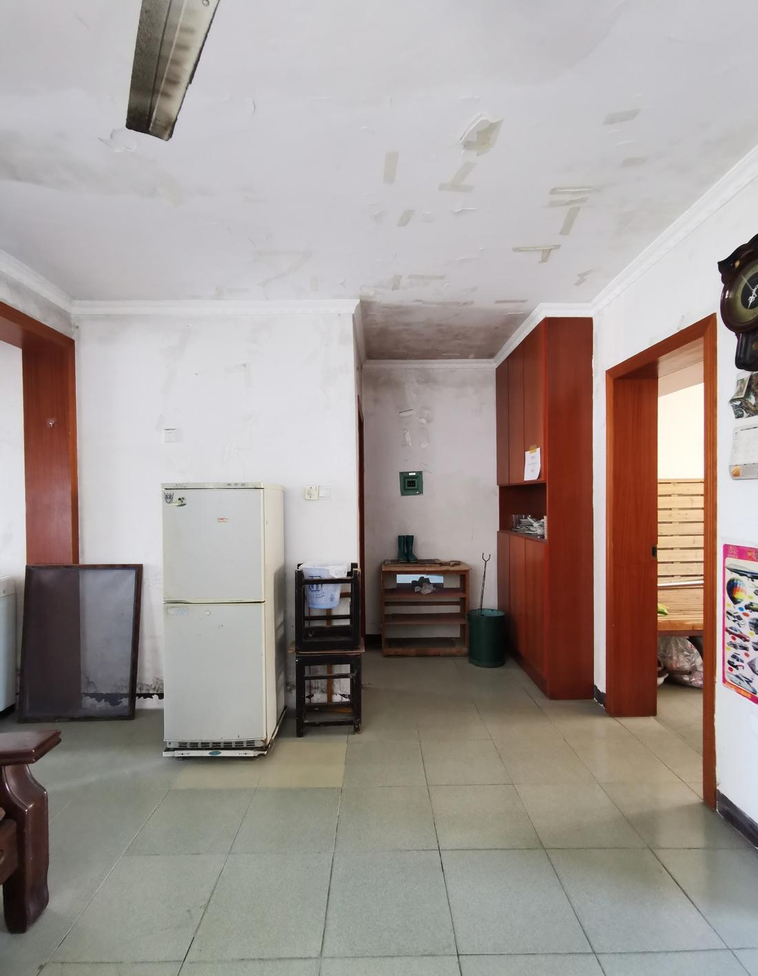 学区房变多功能空间 · 60 平米小两房的惊艳改造-4