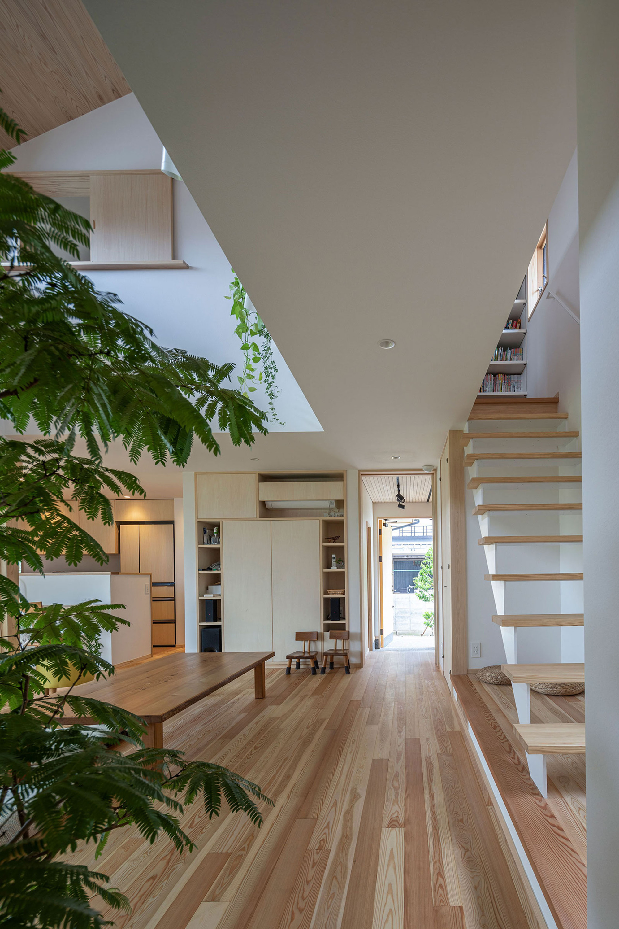 House with Grapevine Trellises / Takashi Okuno & Associates-16