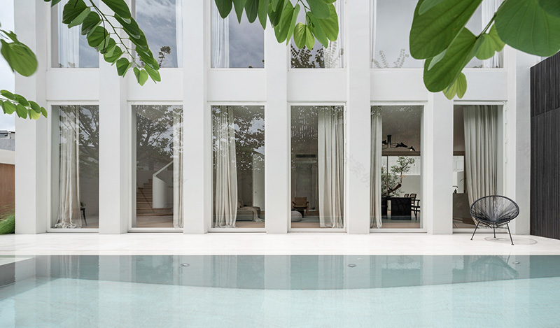 曼谷白色简约别墅,营造海滨度假氛围-19