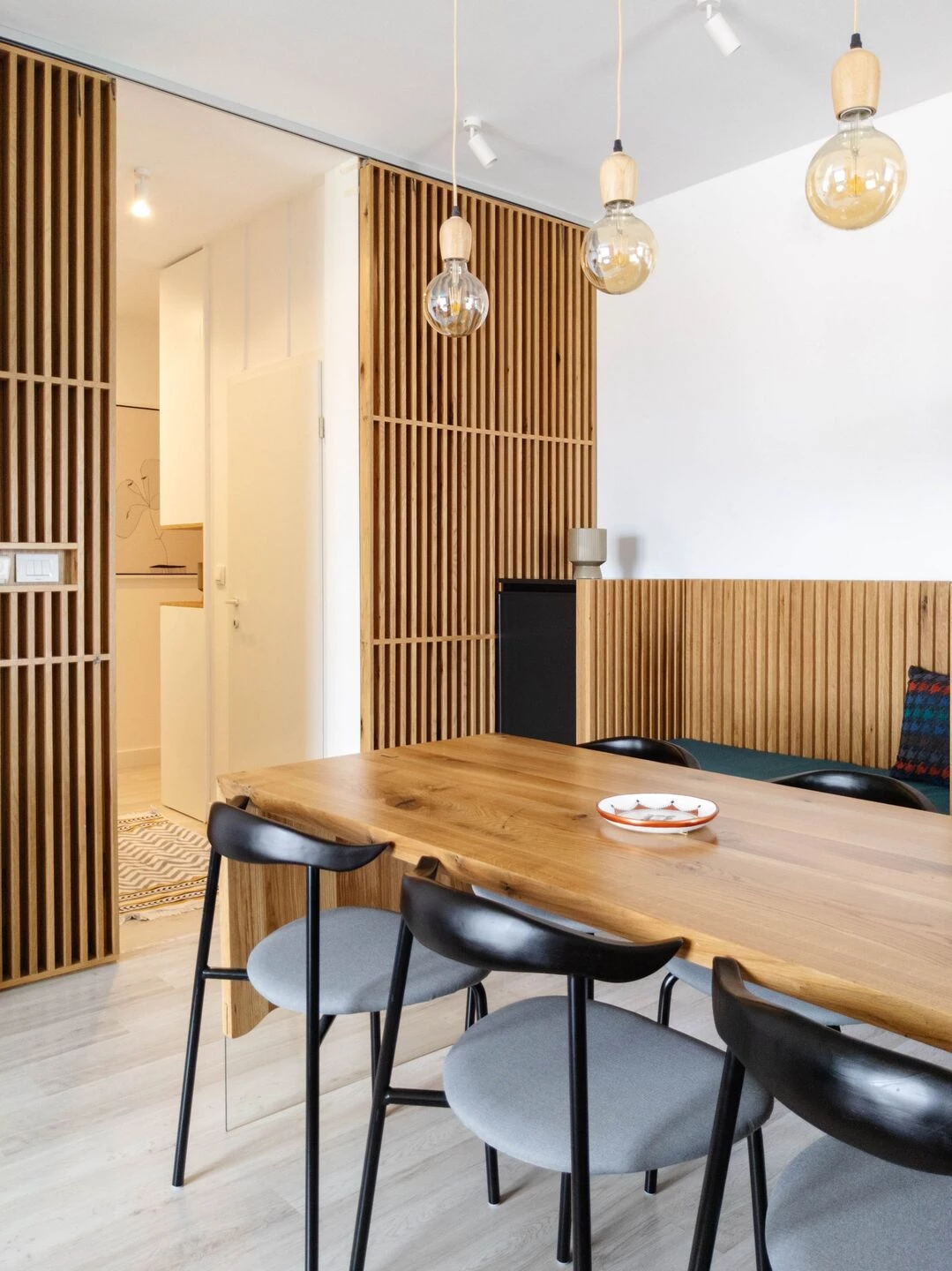 逃离现实的黑色厨房·Rozë 公寓丨普里什蒂纳-30