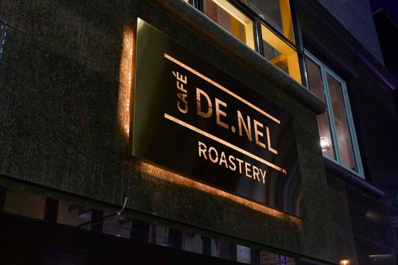 现代简约 22 平米咖啡厅，大理石与木头的温馨空间-24