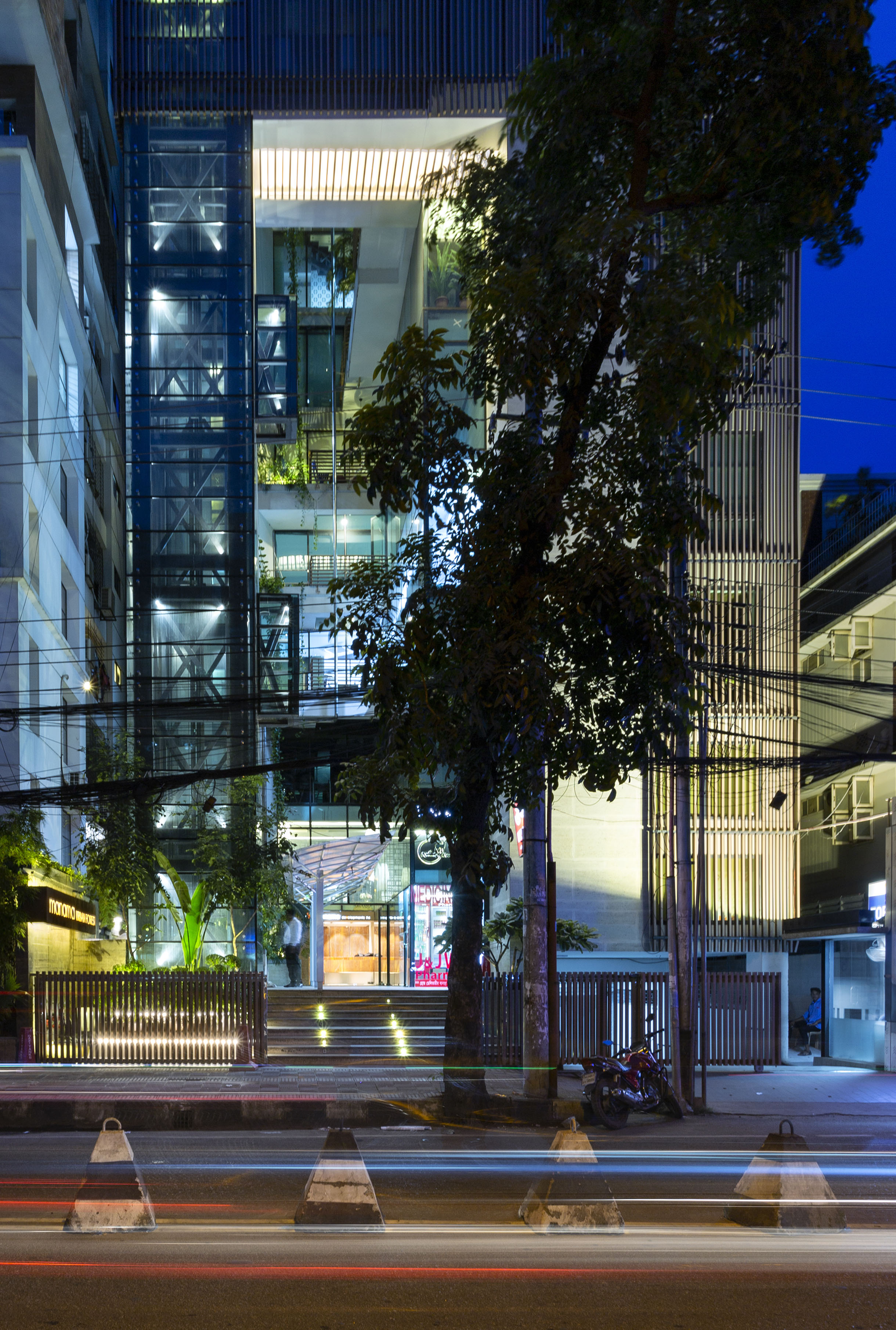 绿意盎然的都市森林办公楼-43