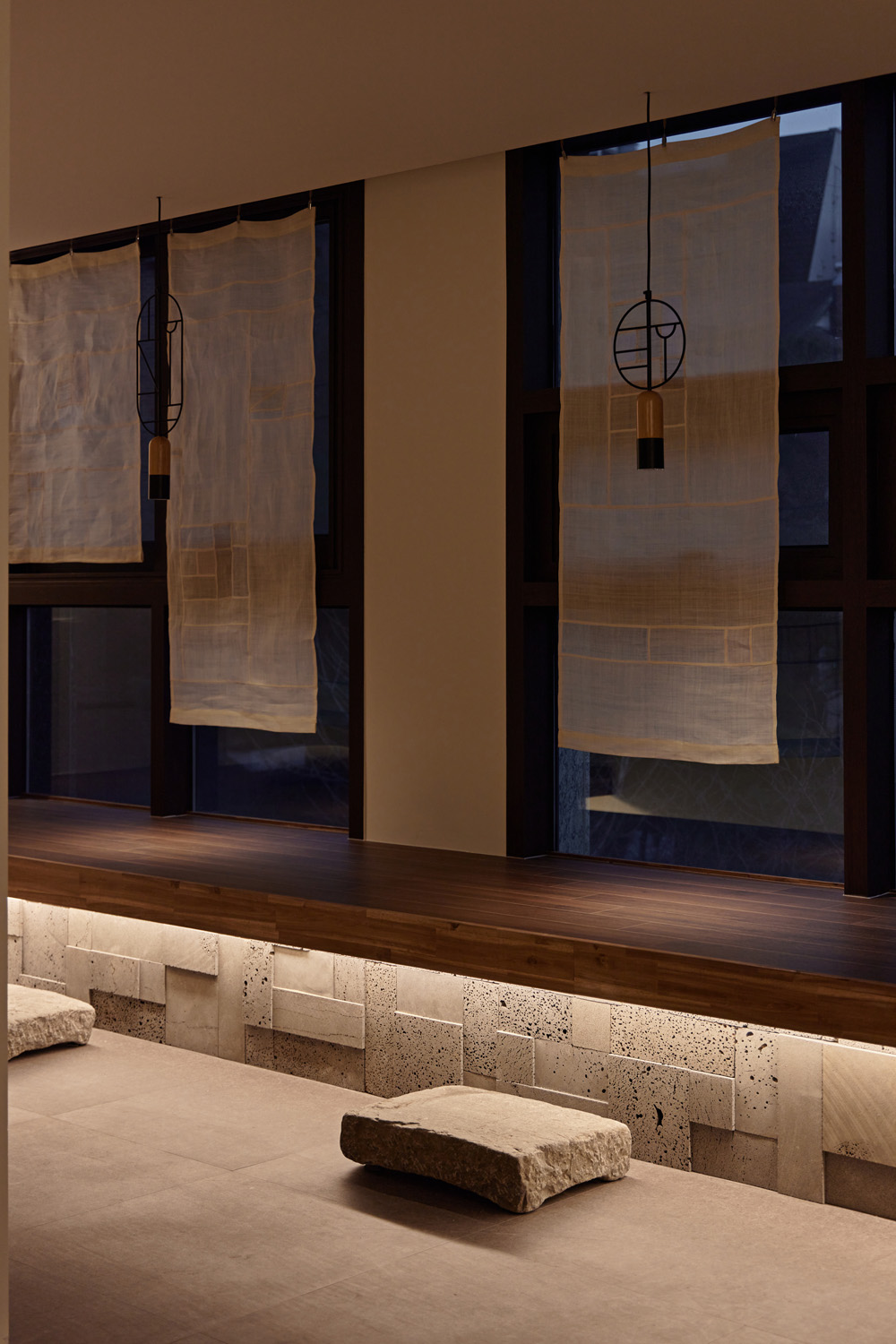 "木材与高级酒店氛围的完美融合 - 21 坪酒店式公寓室内设计"-31