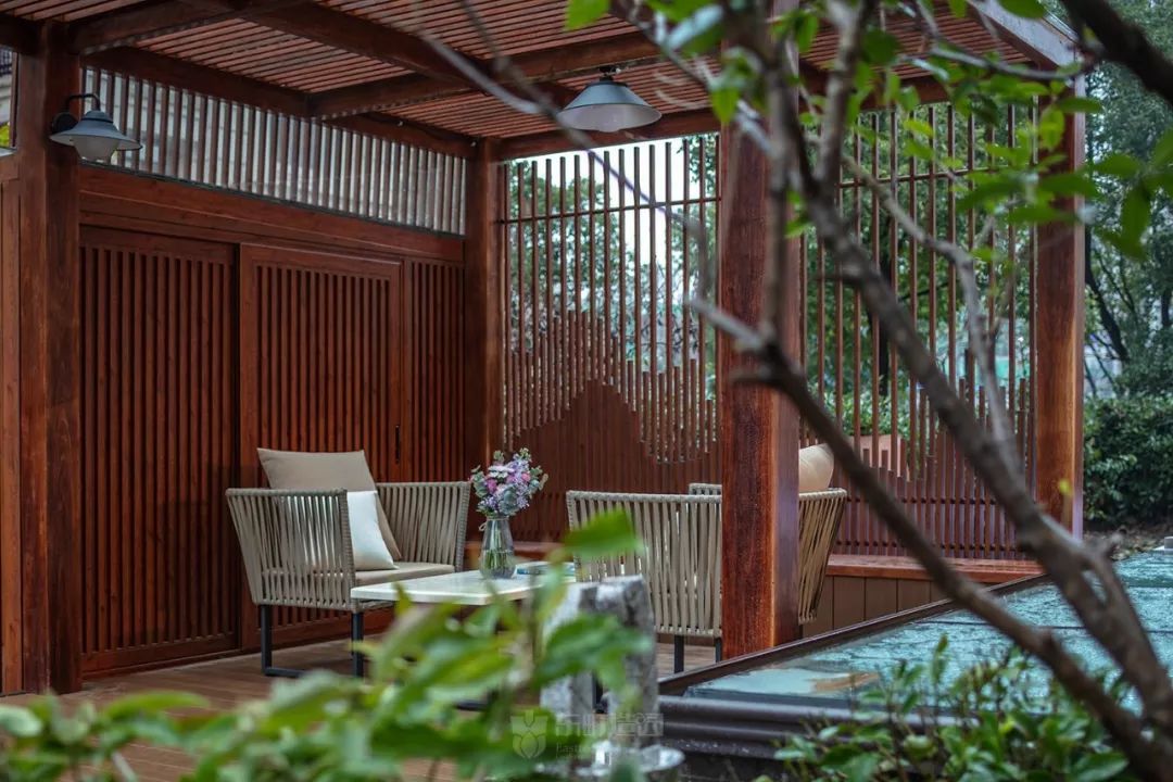 新中式家庭花园的优雅变身-51