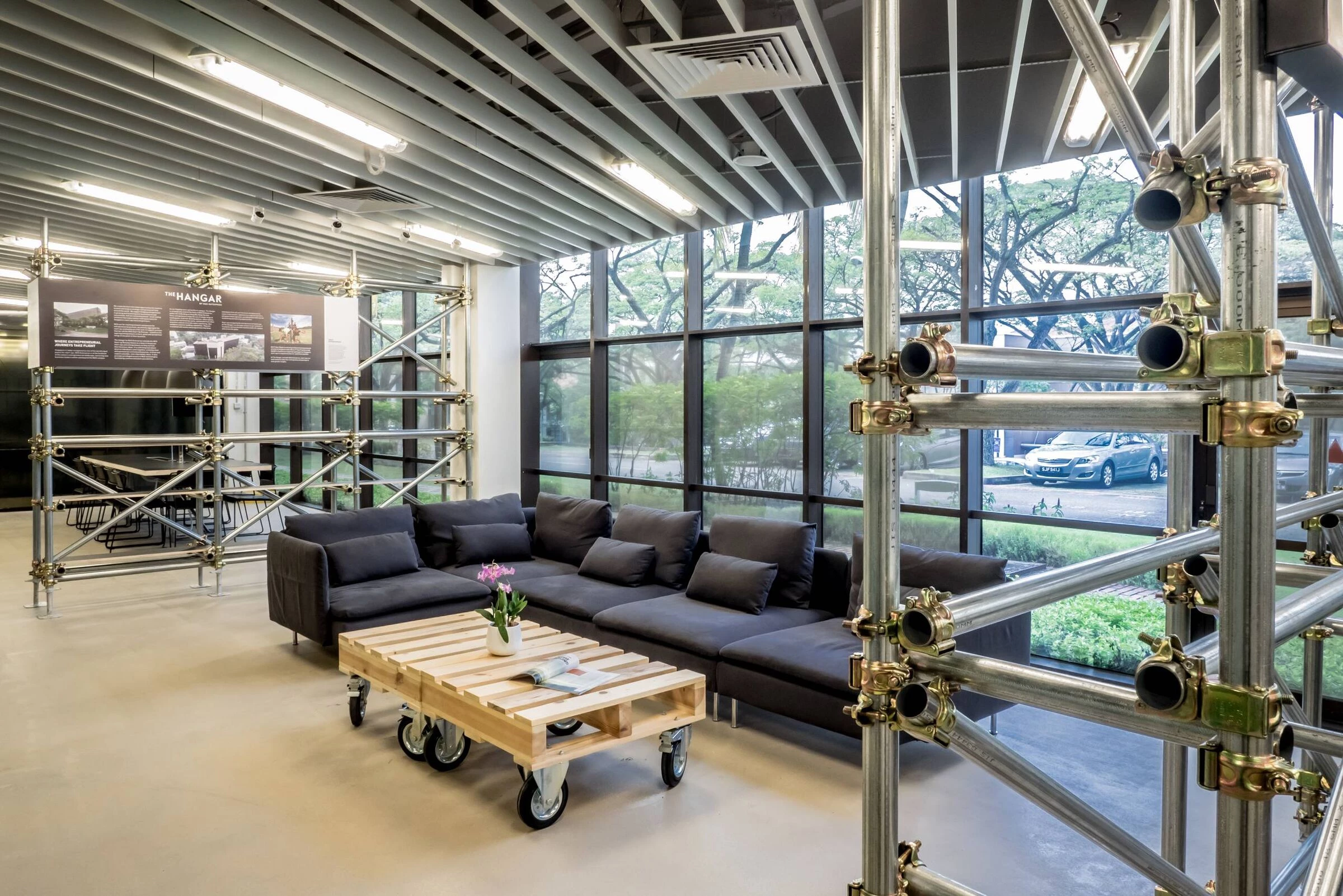 新加坡航空主题共享办公空间· Egg Creatives 的“梦幻航站”-24