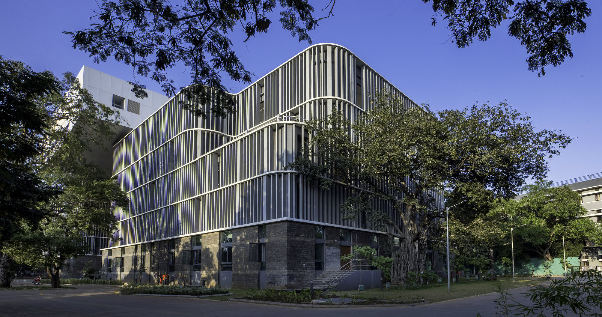 Collector 办公室，取代旧集群的新型办公  Sunil Patil And Associates-25