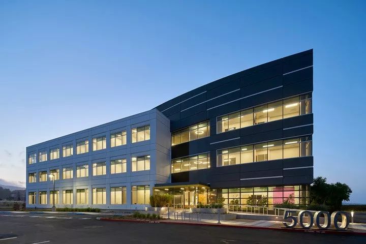 加州布里斯班滨海大道办公大楼室内外改造-2