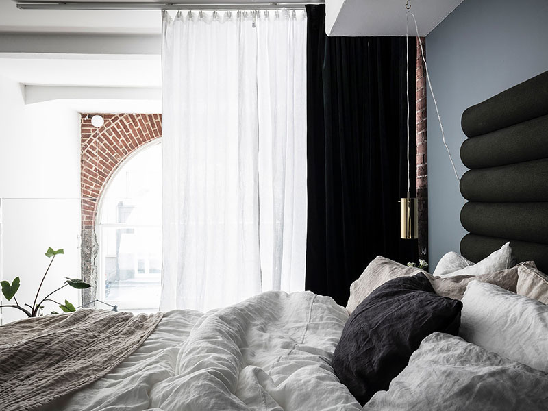 瑞典工业风小公寓 | 高挑空间与巨型窗户的完美结合-15