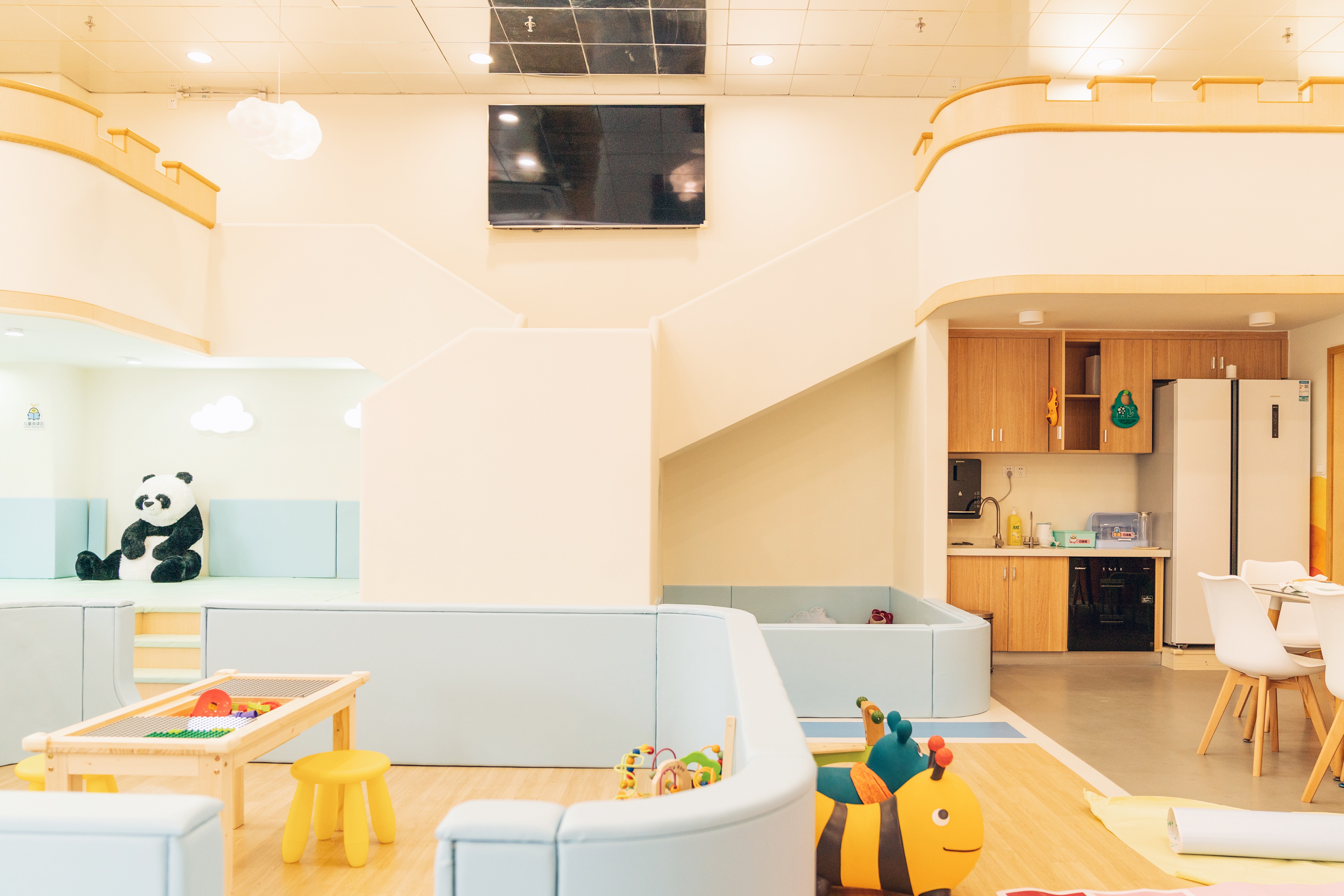 吐泡泡亲子游泳俱乐部广州白云店设计案例丨中国广州丨意匠工作室-5