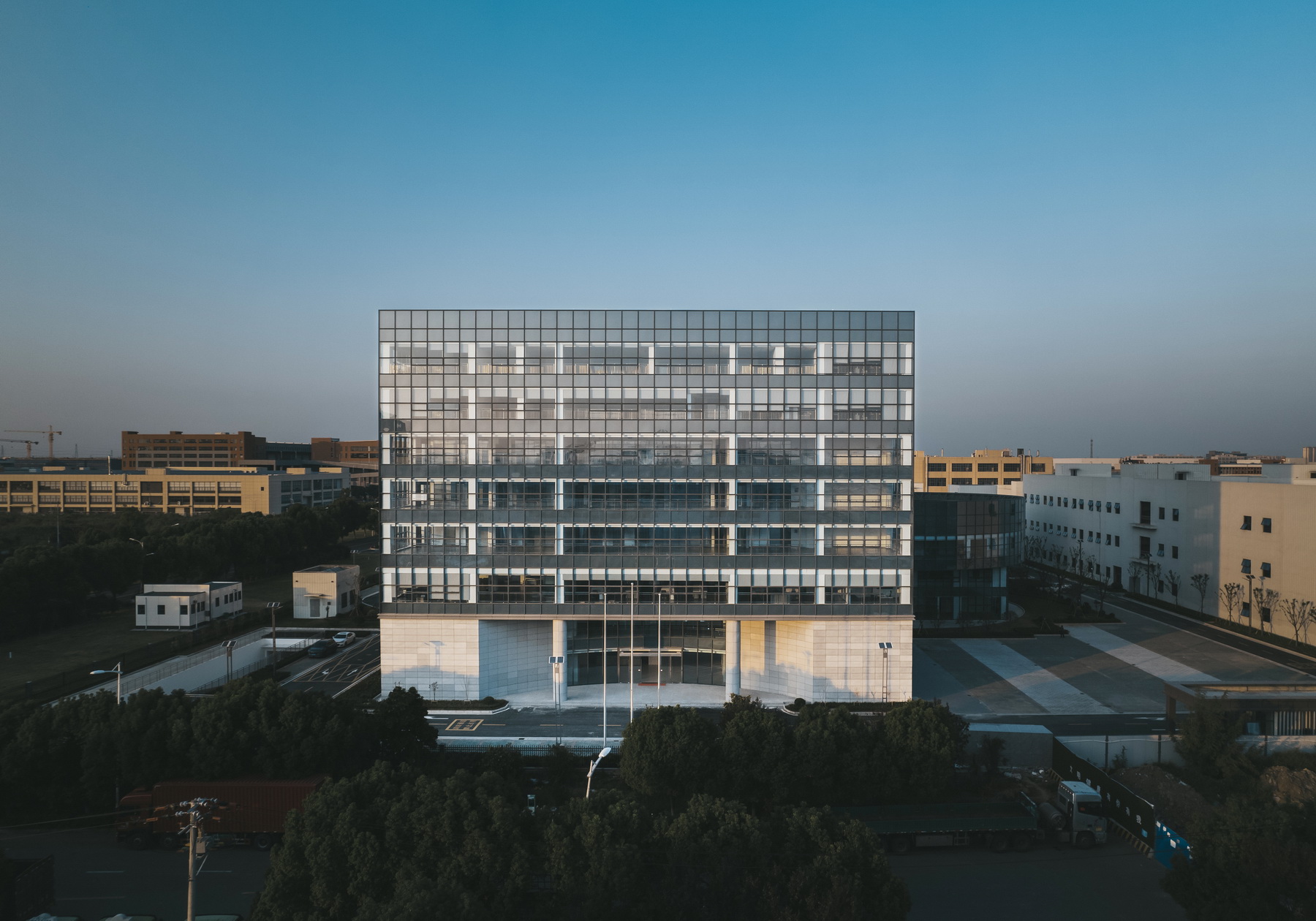 苏州国方电子研发中心丨中国苏州丨平介设计,苏州大学建筑学院-12