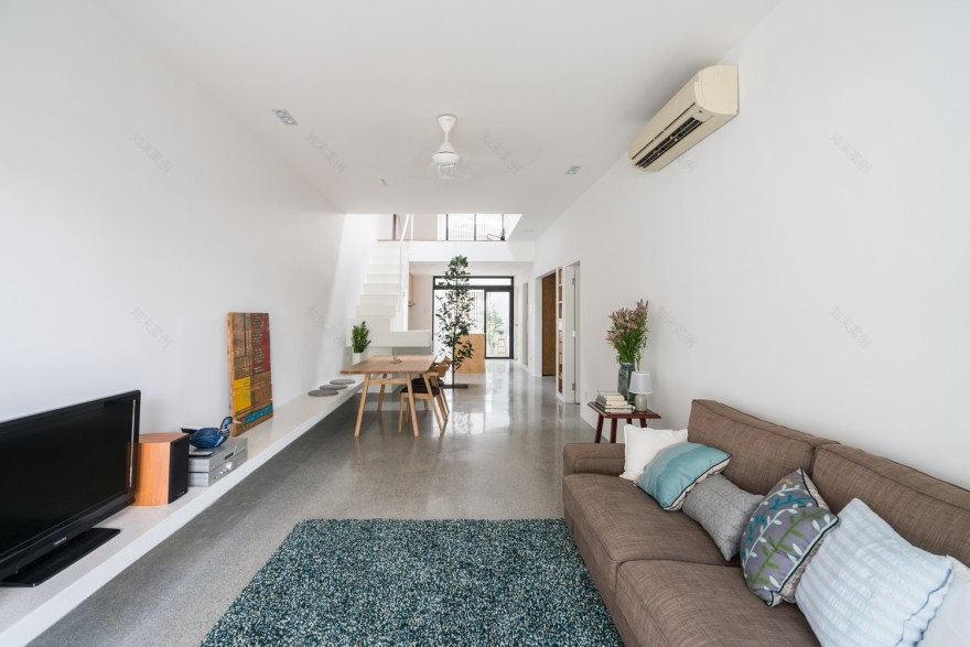 Jose House 的开放式设计与自然光线运用-32