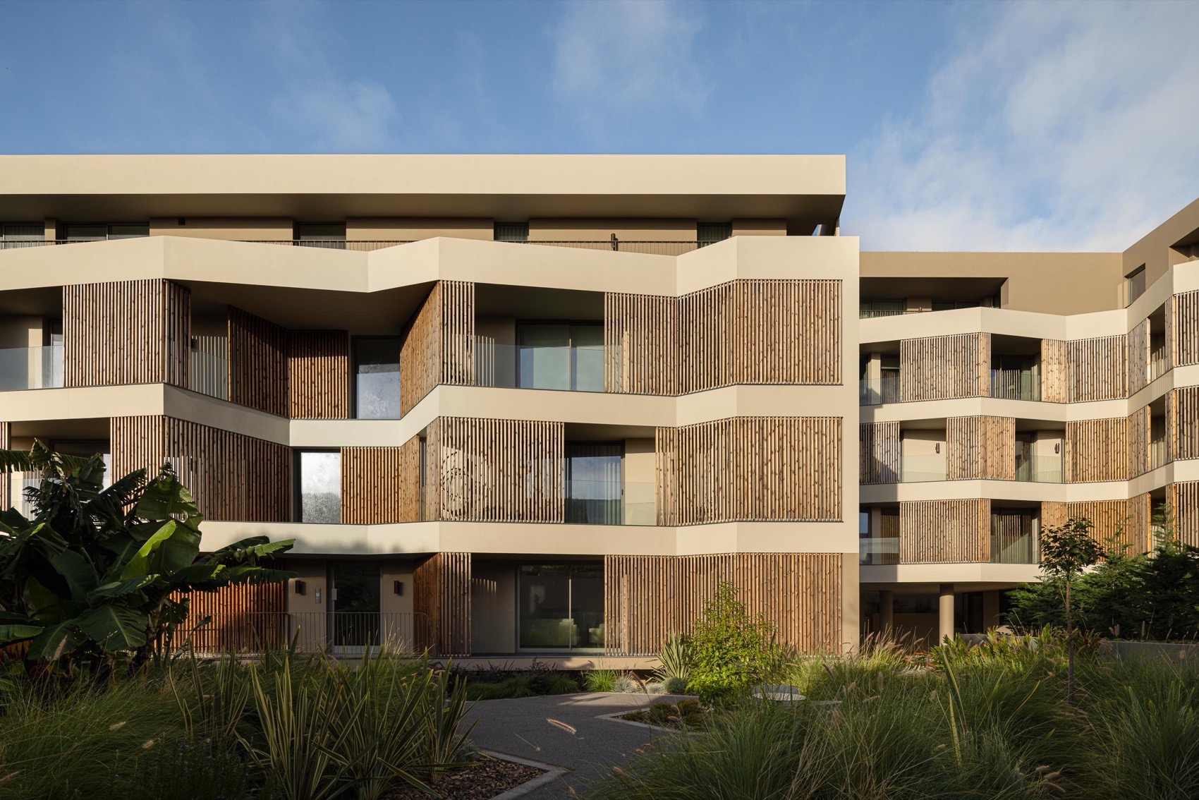 ERNESTO DO CANTO住宅区丨葡萄牙蓬塔德尔加达丨BOX arquitectos-145