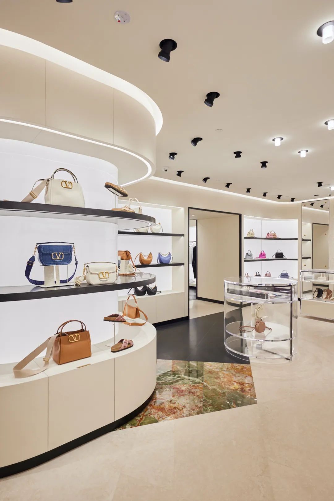 Valentino 新加坡全新精品店-6