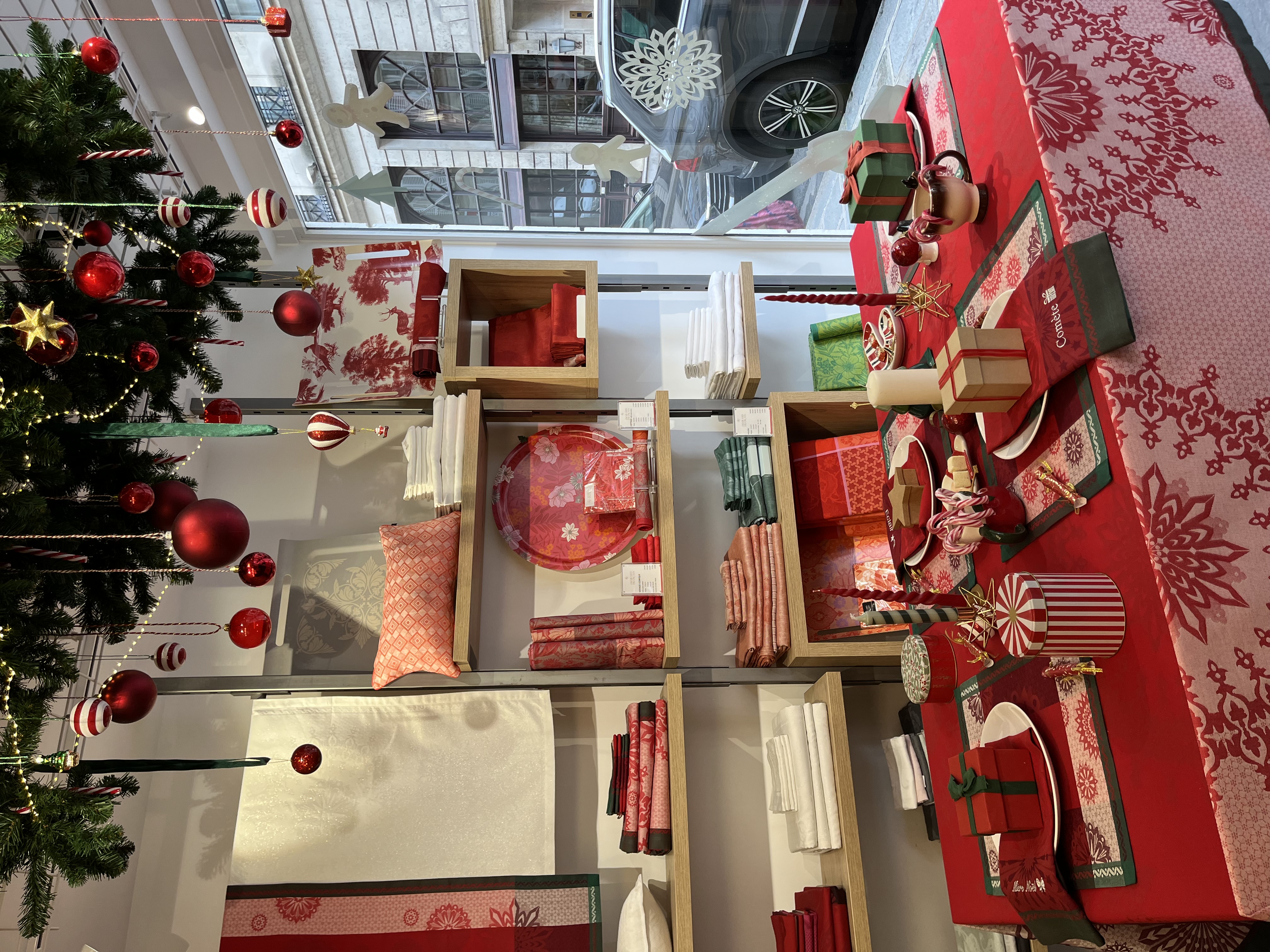 Xmas Windows Le Jacquard Français Paris 23-9