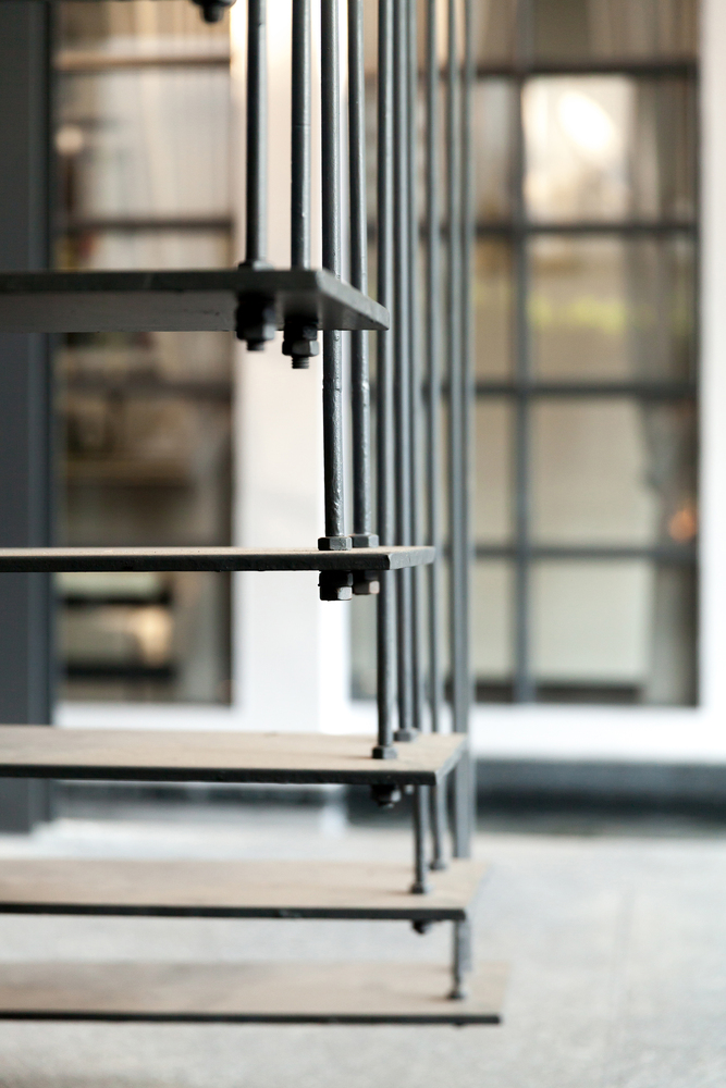 泰国曼谷“花鸟房”翻新设计，自然光与钢结构完美融合-50