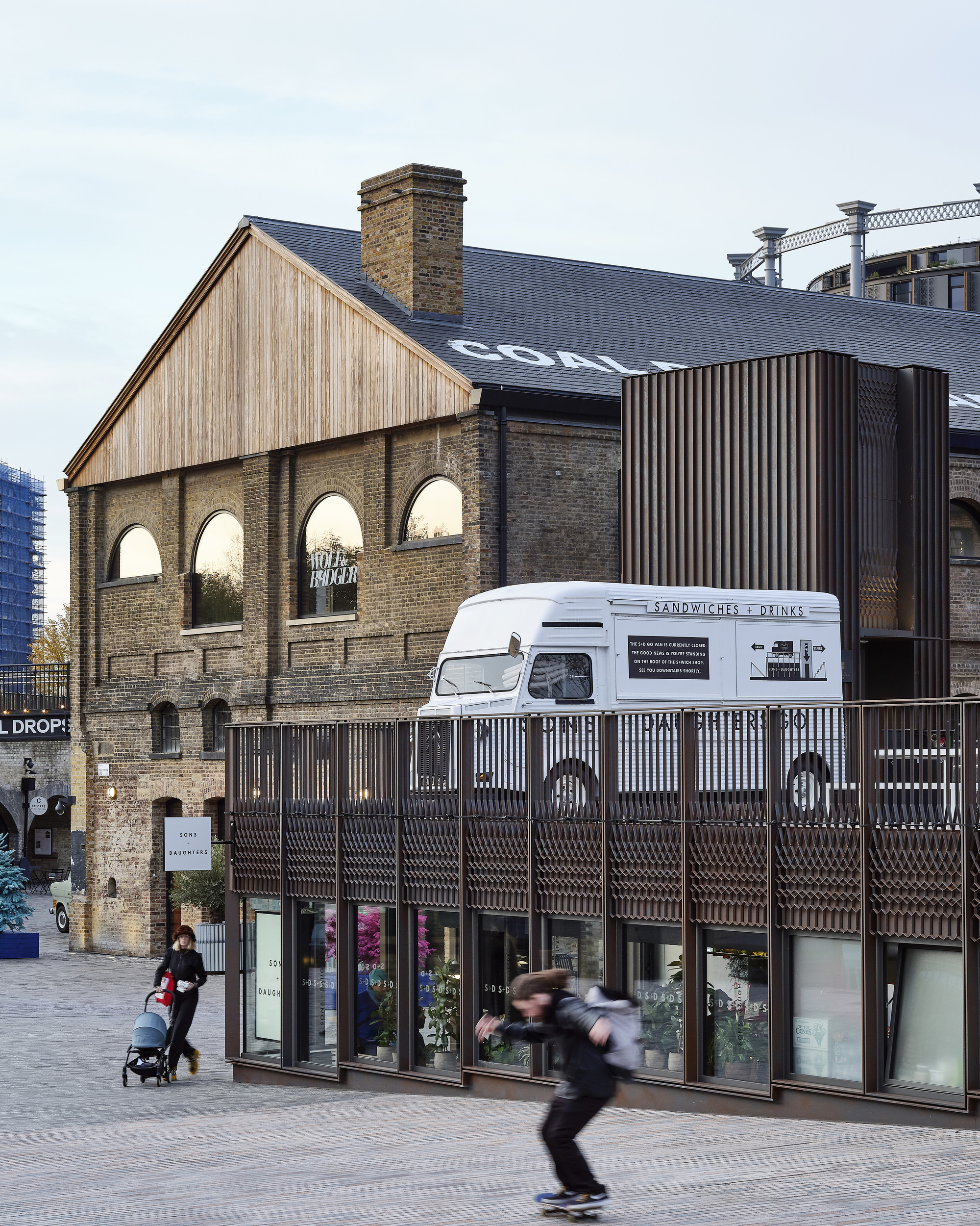 Granary Square Pavilion / Bell Phillips Architects-33