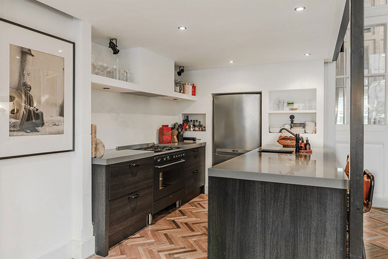 阿姆斯特丹双层阁楼 | 绿意盎然的孩子房-11