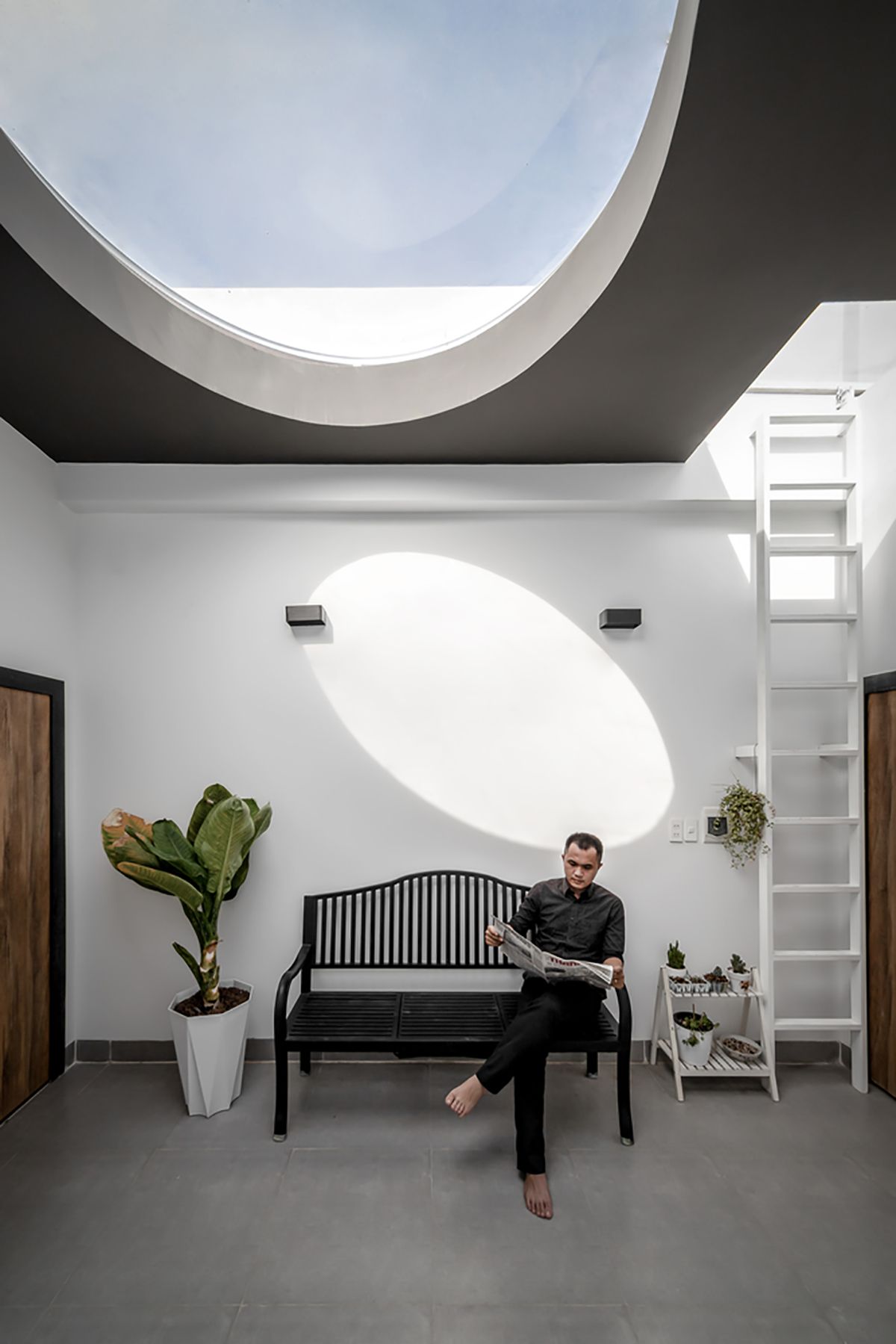 Ngôi nhà phố ấn tượng với mặt tiền bằng gạch kính | ZenVillas Vietnam-14