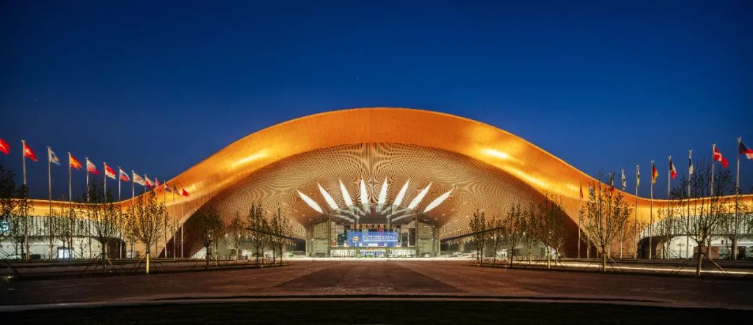 信息的纽带大地的图景|北京新国展二期建筑照明设计-12