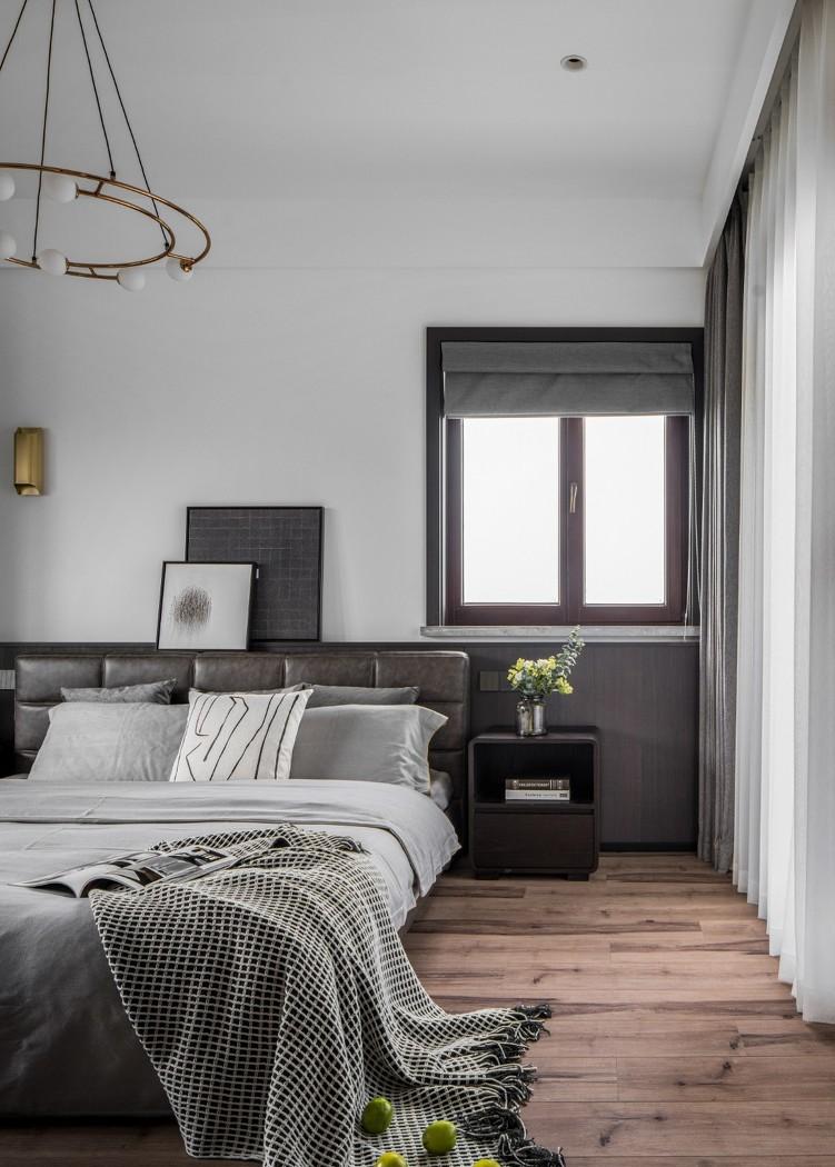 异形屋顶下的现代生活空间-34