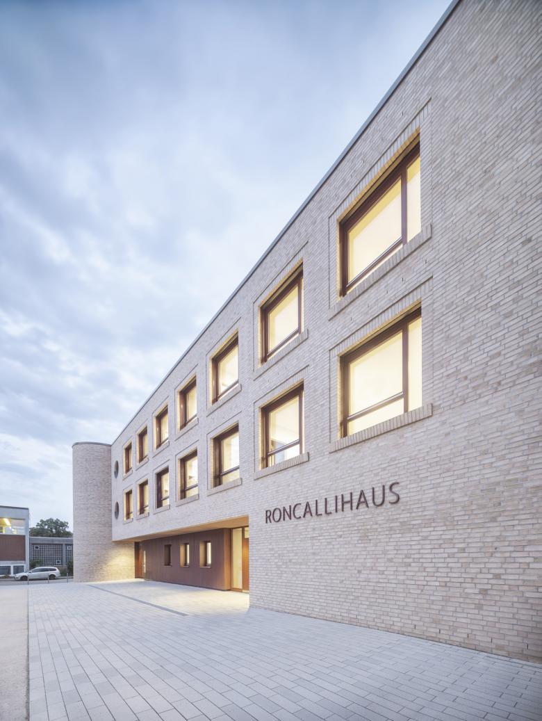 a+r Architekten丨Gemeindehaus mit Pfarrbüro, Sakristei und Kita St. Elisabeth丨德国-10