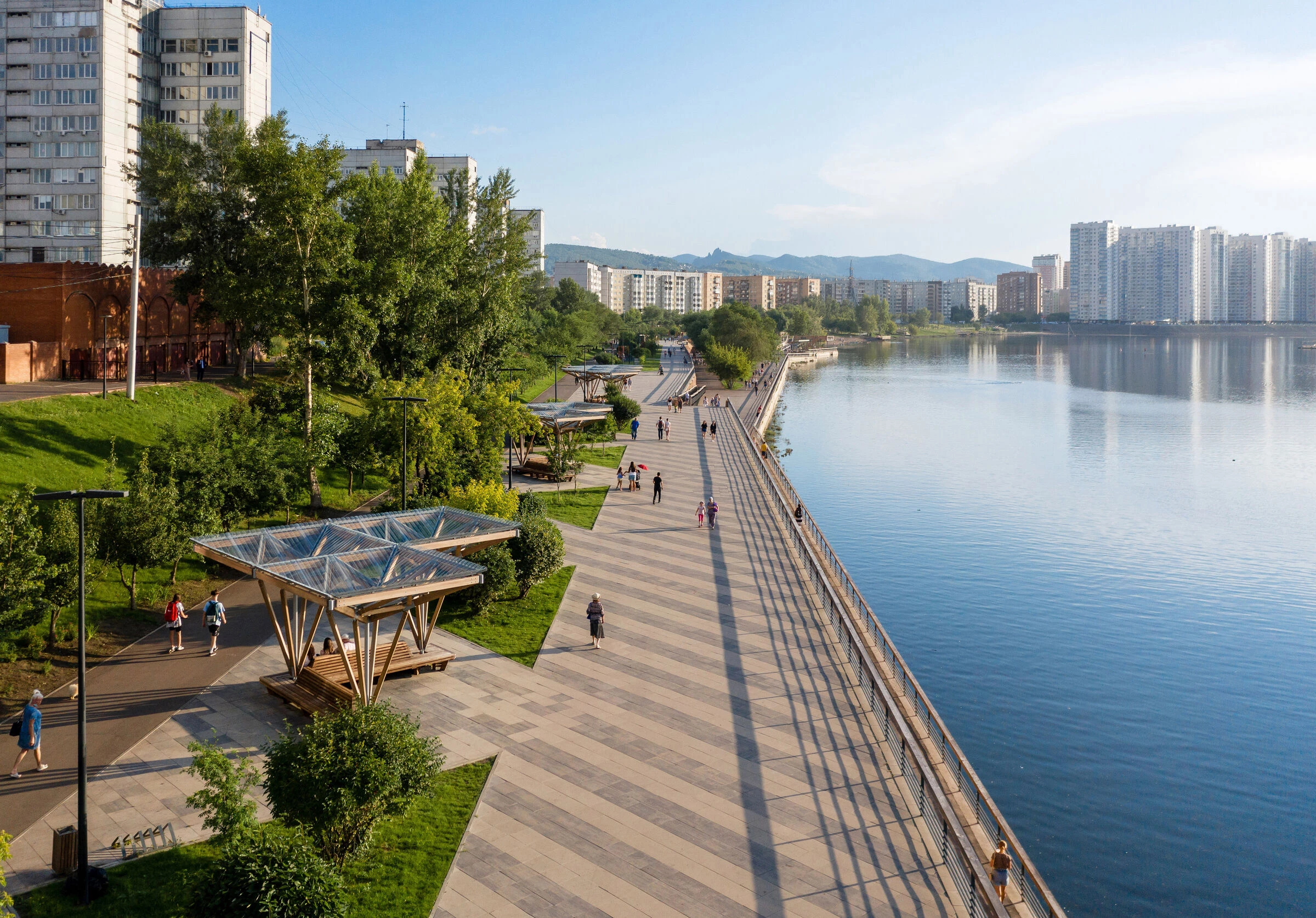 PROMENADE WITH AMPHITHEATER AND ART OBJECT-21