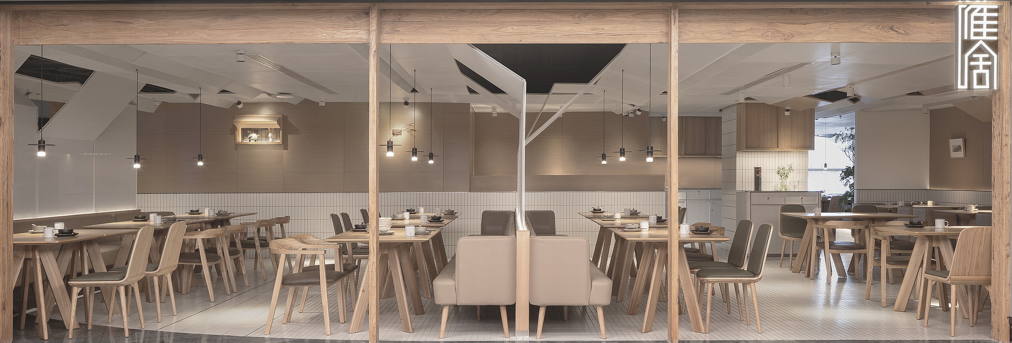 Goose Hut Home Bistro     / Golucci Interior Architects-13