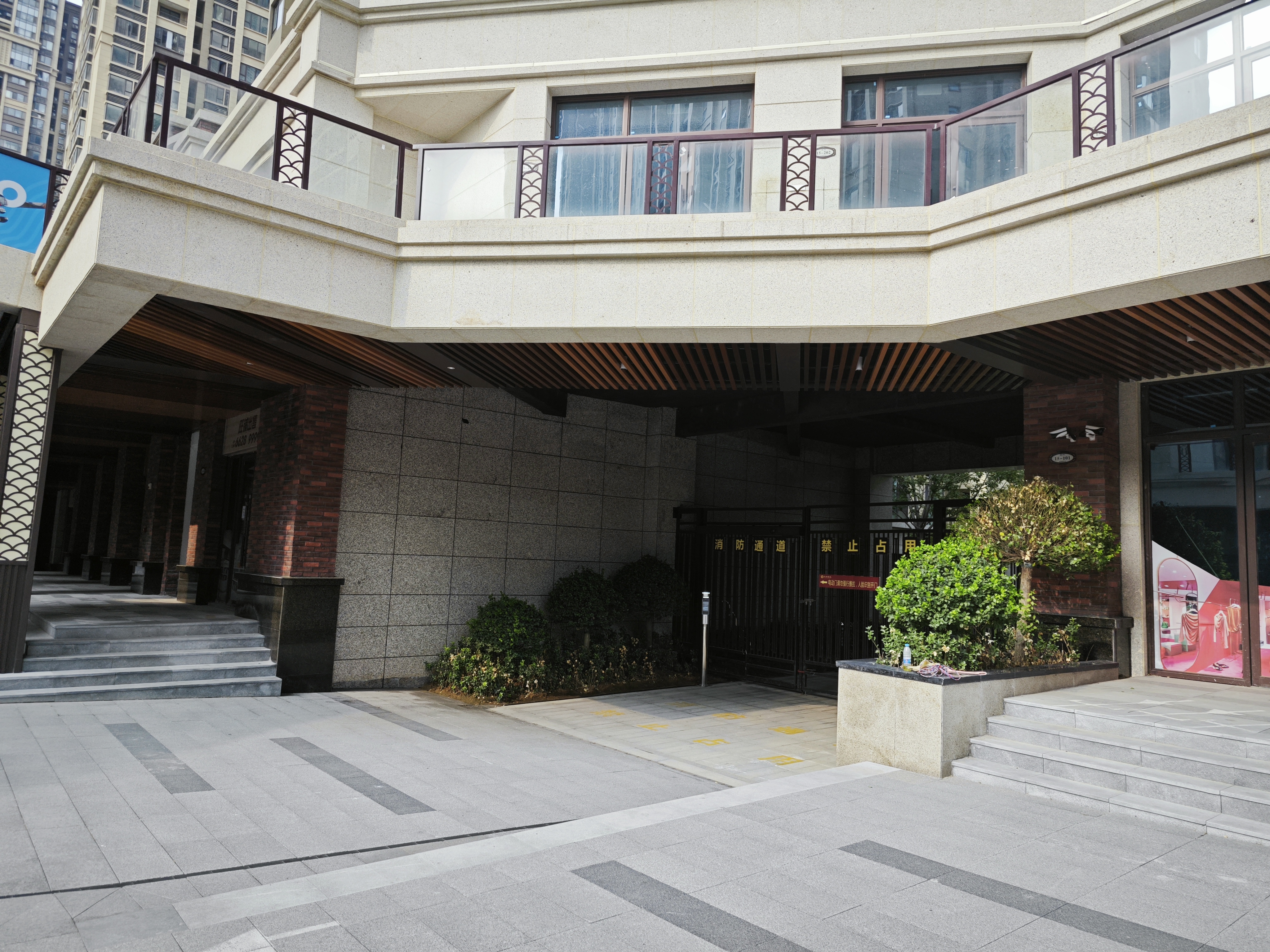 腾升装饰|泉舜·润泉苑商业综合体步行街外幕墙工程-1